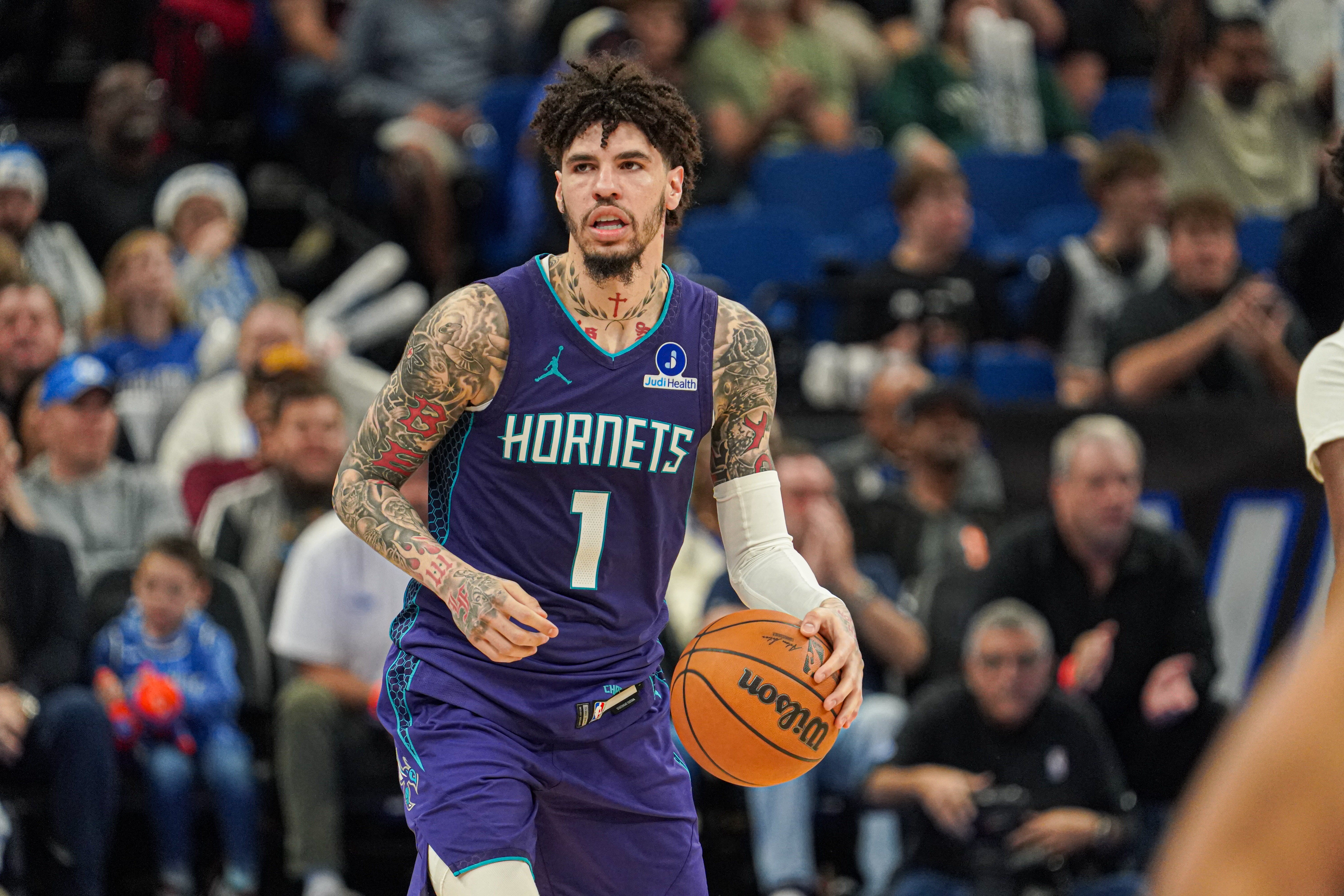 错峰出行效果佳！三球半场12中8轰22分3助3断 2个单节都送压哨球